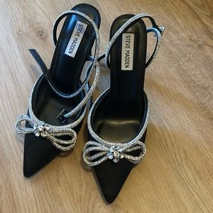 Steve Madden Rhinestone Bow Heels Black - VIABLE